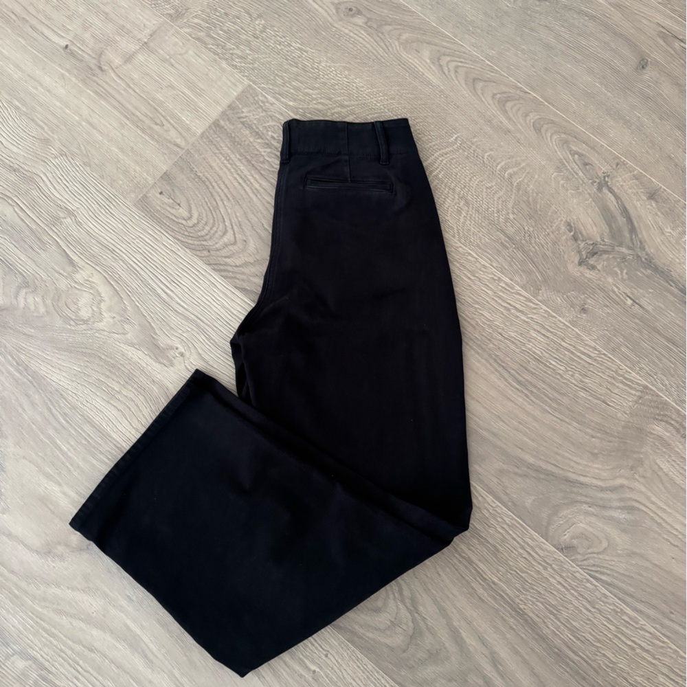 Aritzia wilfred pants 
Size 2 
Like new